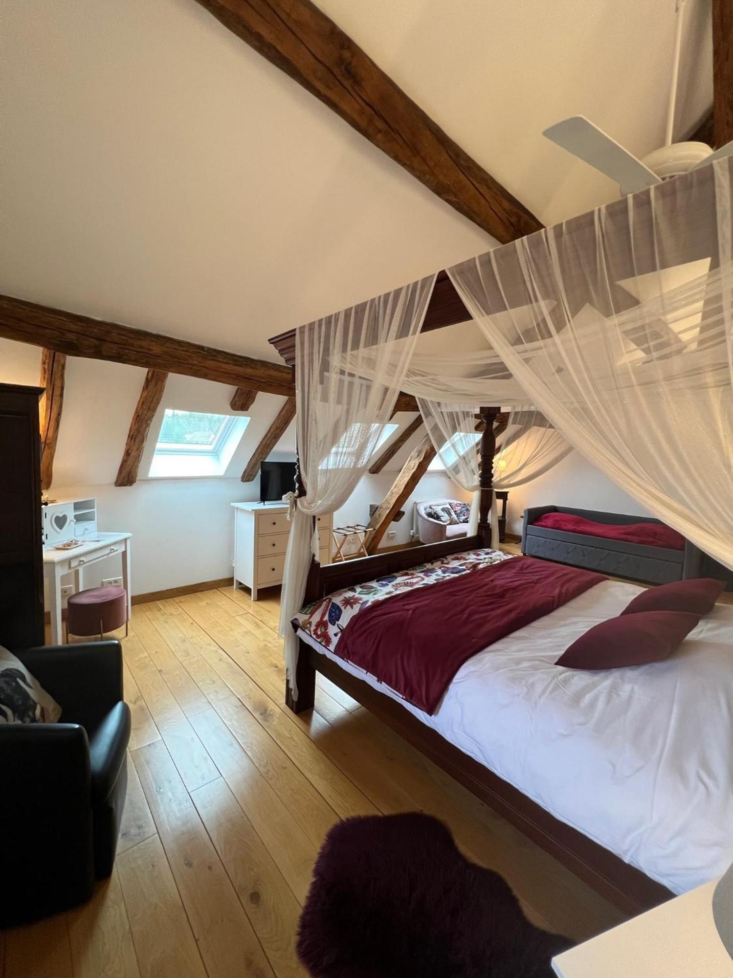 Le Prieure De Buffon Bed & Breakfast Стая снимка